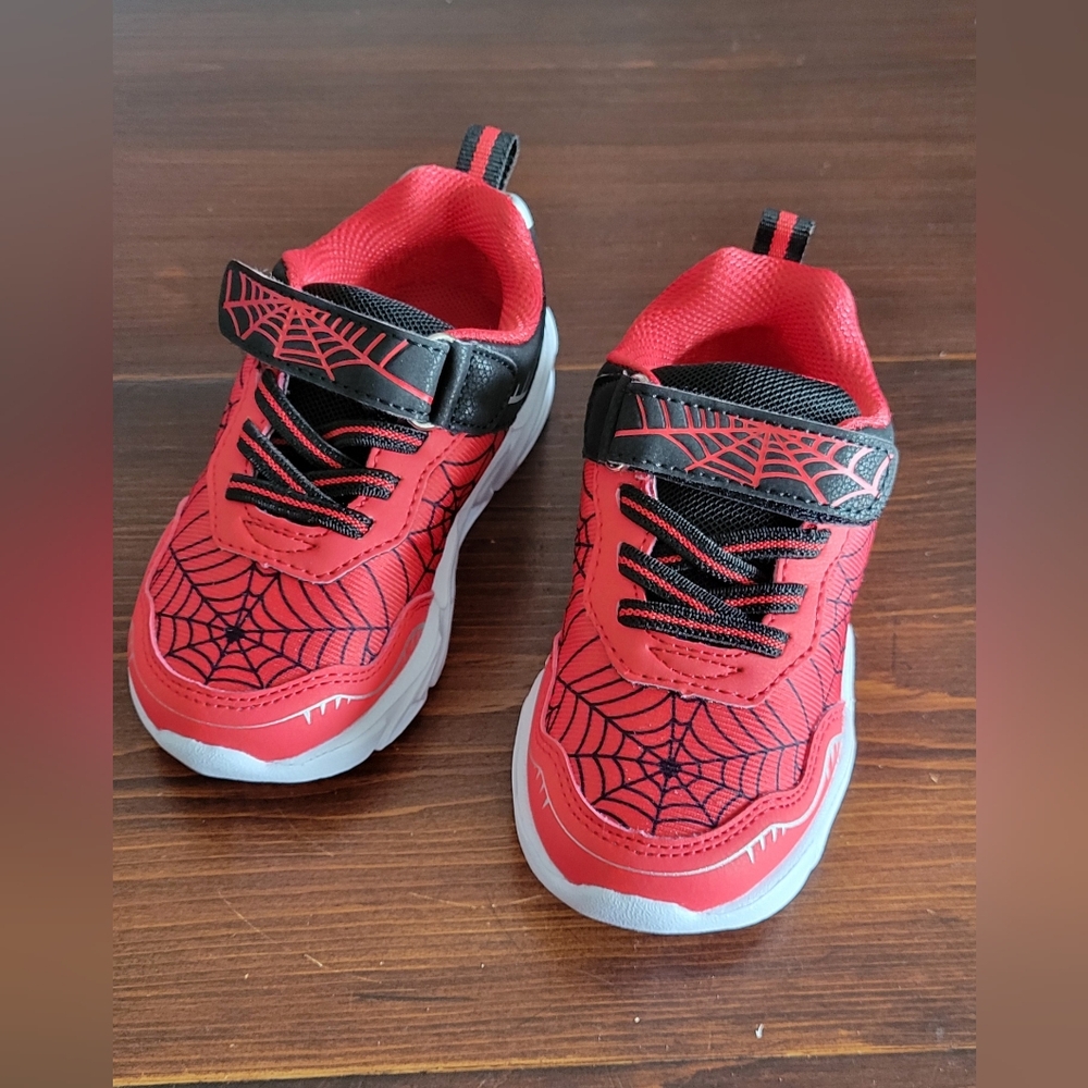 Kids Red Spider Web Light-up Sneakers